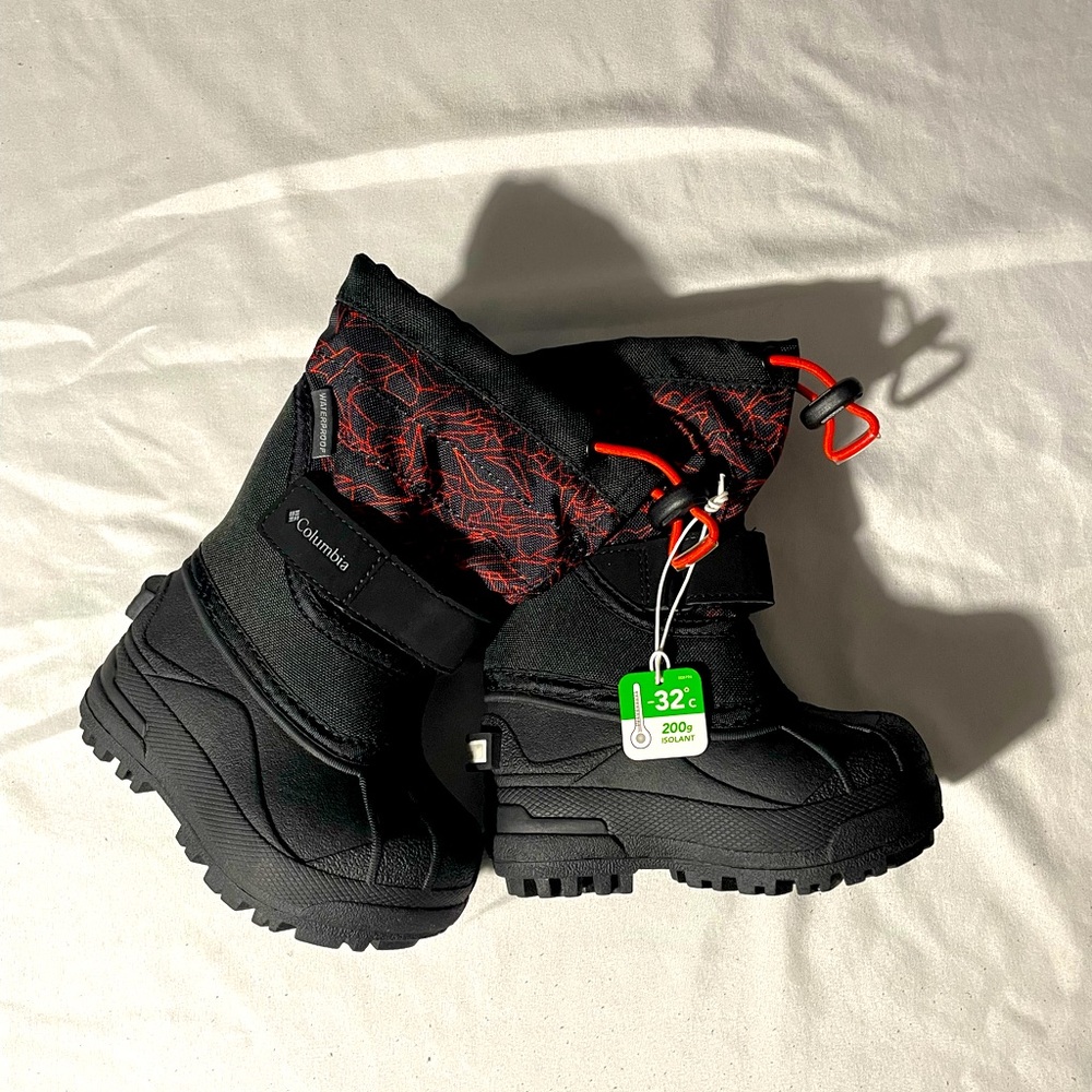 Columbia toddler powderbug plus II print boot.